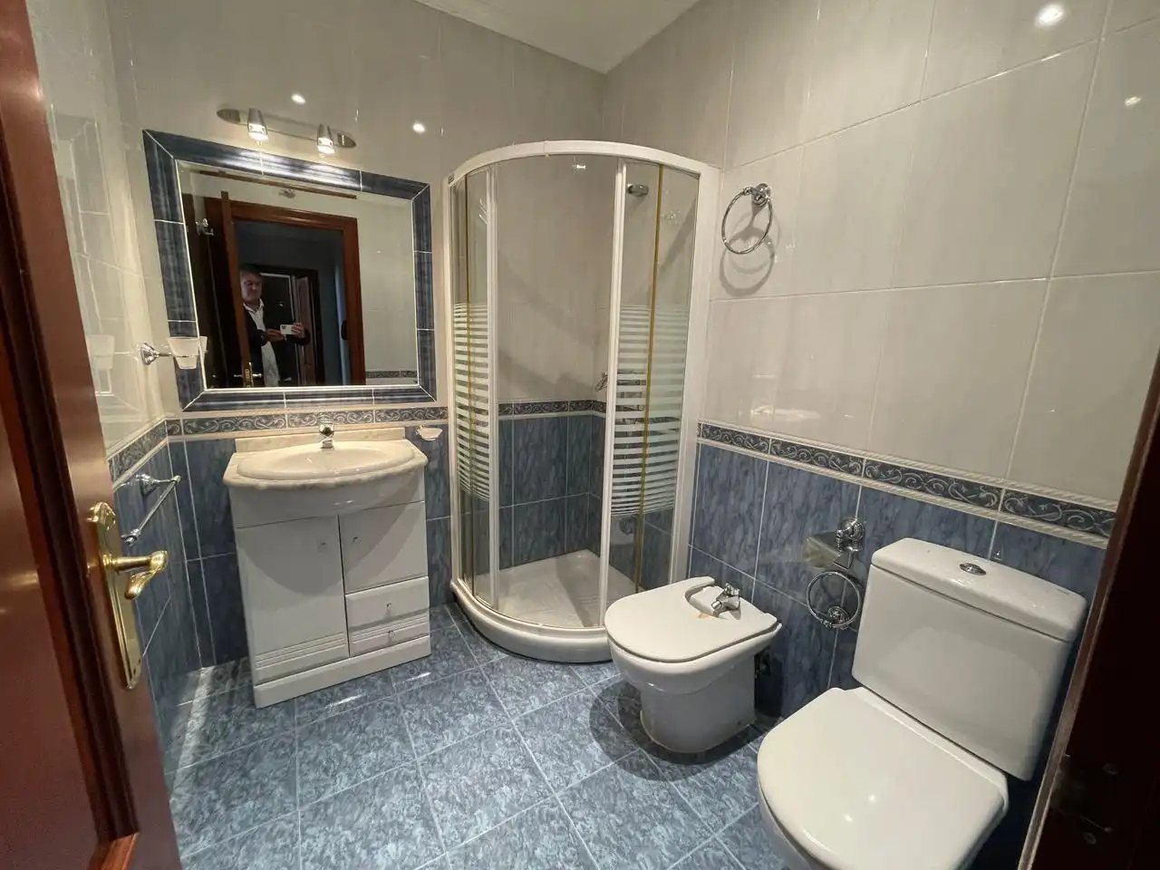 Baño de Piso en venta en Castro-Urdiales con Calefacción