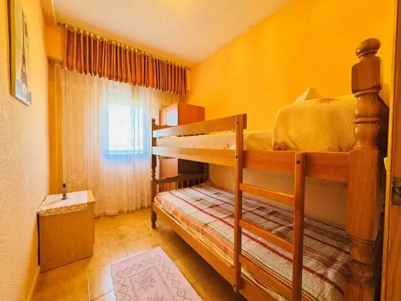 Dormitori de Apartament en venda en Torrevieja amb Aire condicionat, Moblat i Piscina comunitària