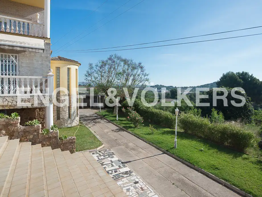 Vista exterior de Casa o xalet en venda en Onda amb Calefacció, Jardí privat i Terrassa