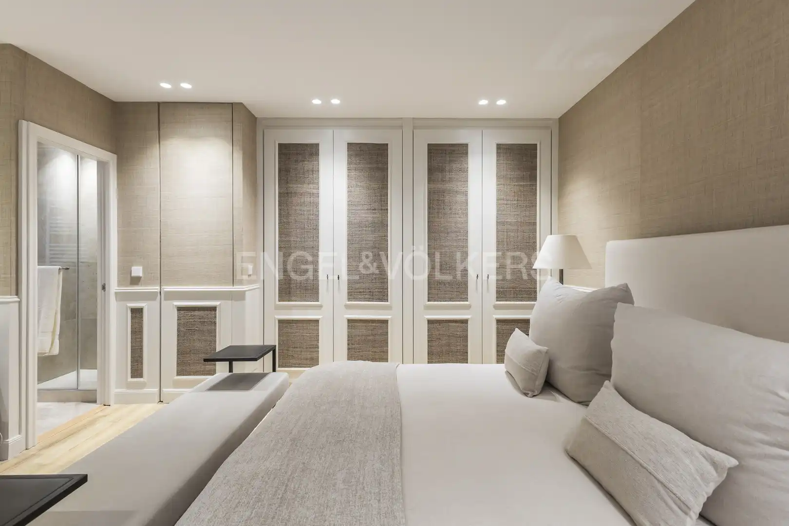 Bedroom of Flat for rent in Madrid  with Air Conditioner, Heating and Terrace