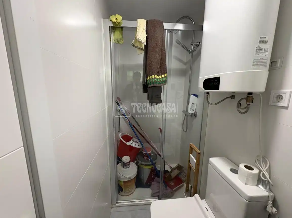 Bathroom of Commercial properties for rent in Madrid