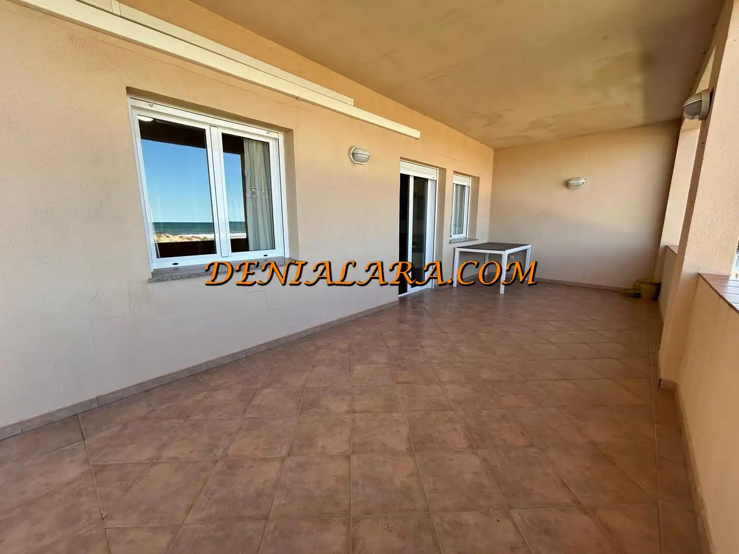 Terraza de Edificio en venta en Oliva