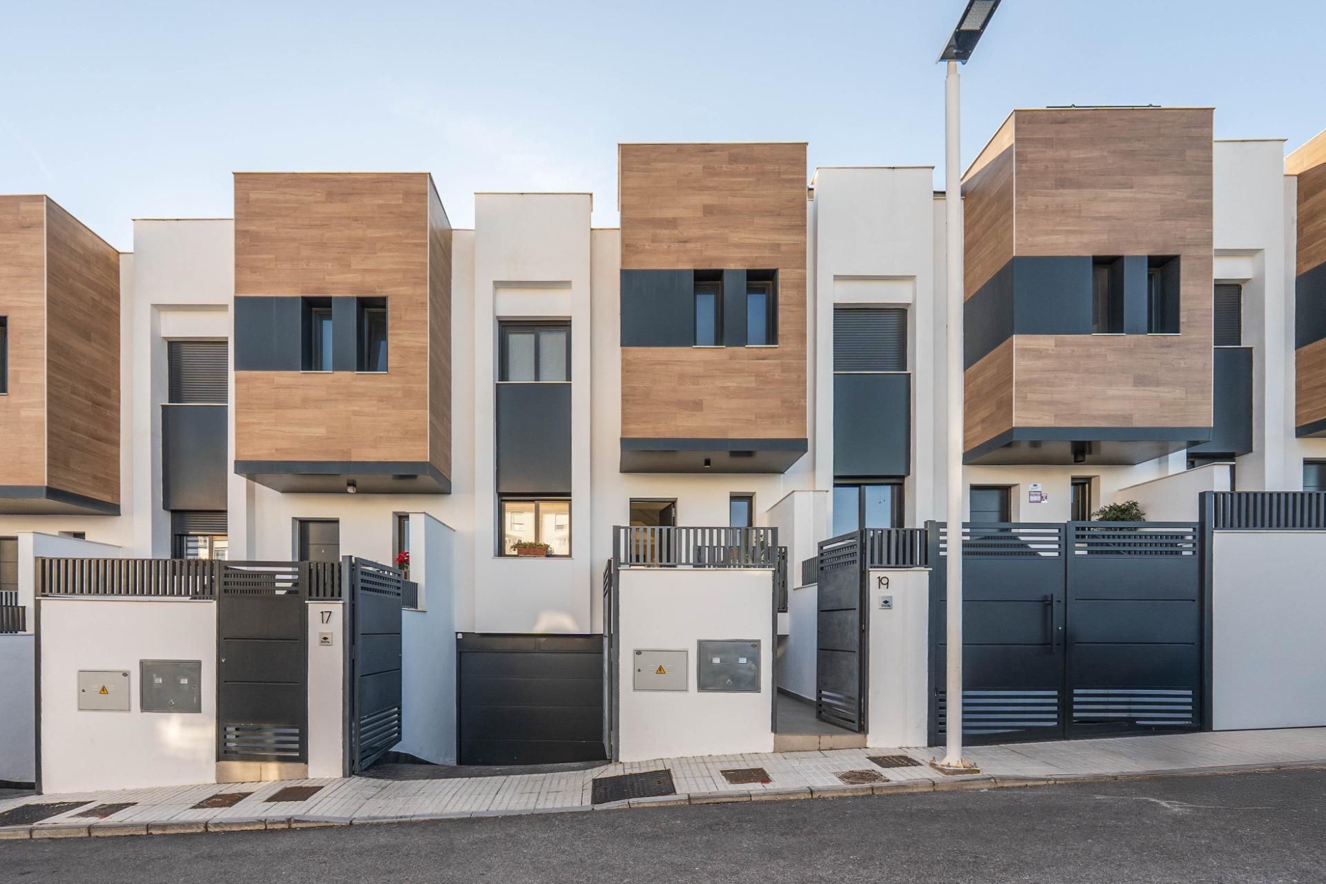 Single-family semi-detached for sale in Calle RUPERTO CHAPI