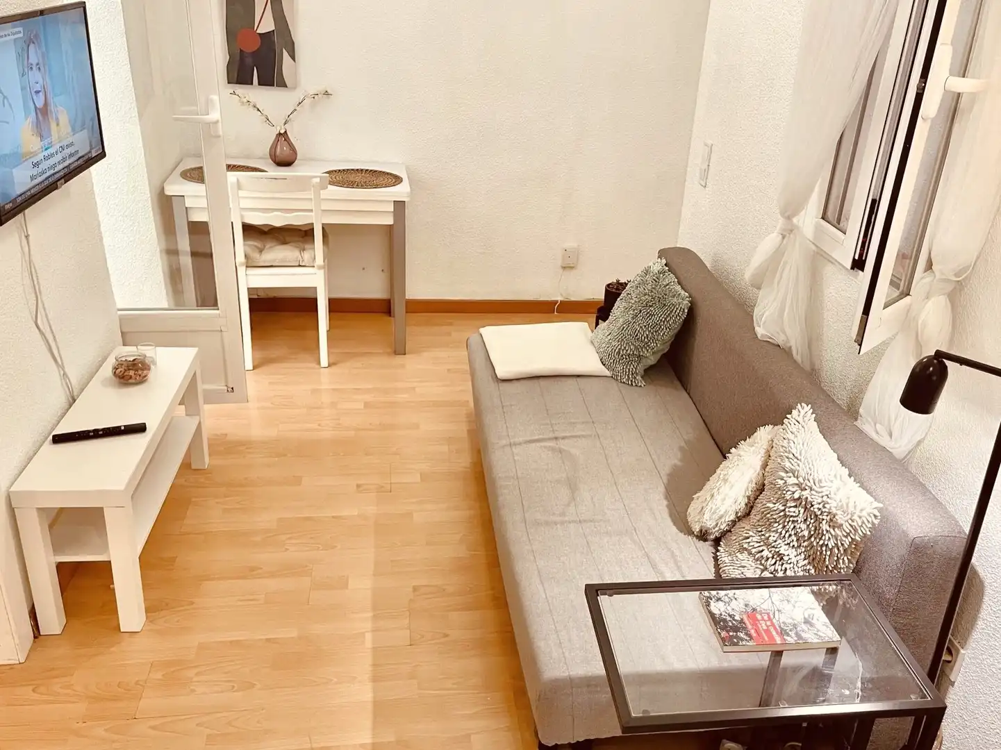 Living room of Apartments for rent in Madrid  with Heating, Terrace and Furnished