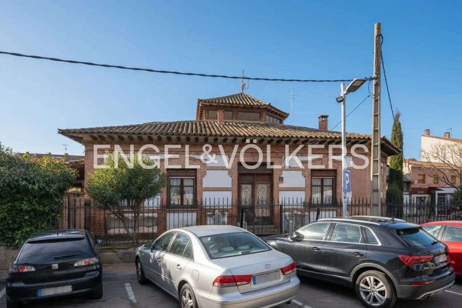 Exterior view of Houses for sale in Azuqueca de Henares  with Heating and Private garden
