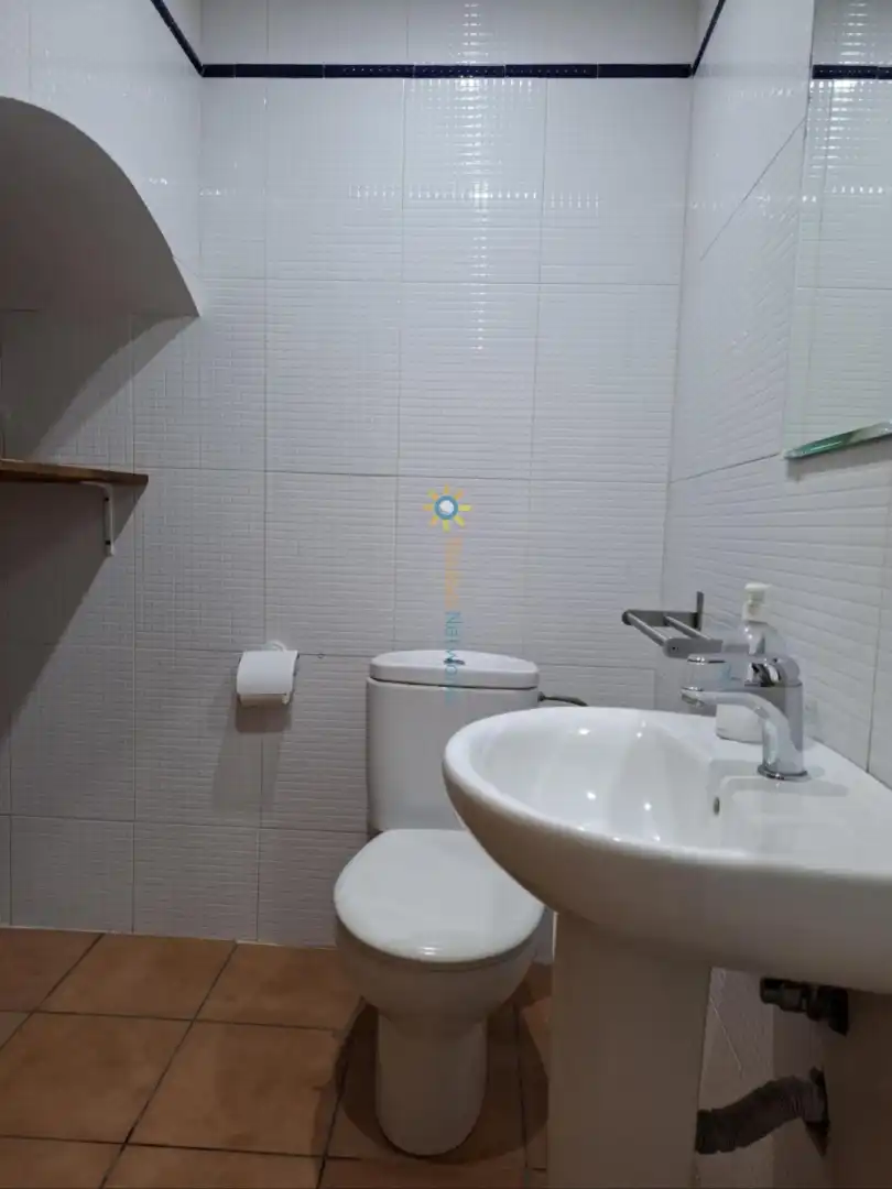 Bany de Casa adosada en venda en Oliva amb Aire condicionat i Terrassa