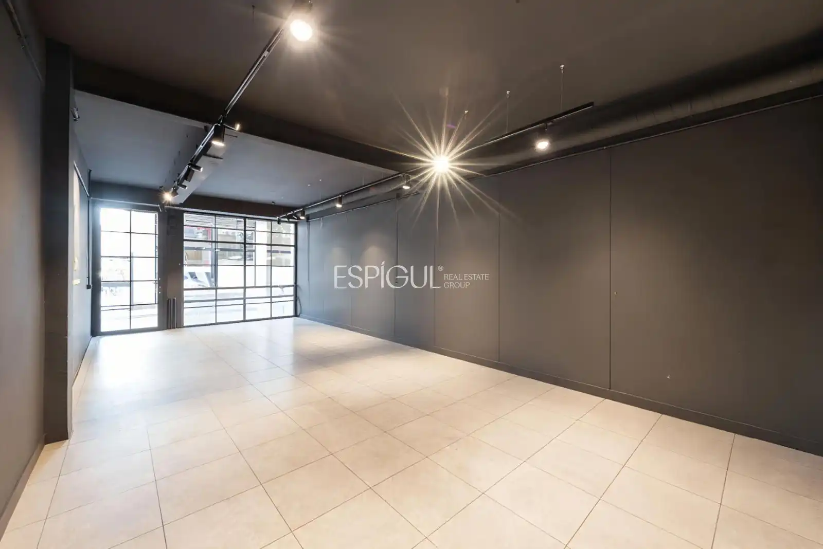 Local en venta en Sant Cugat del Vallès con Alarma