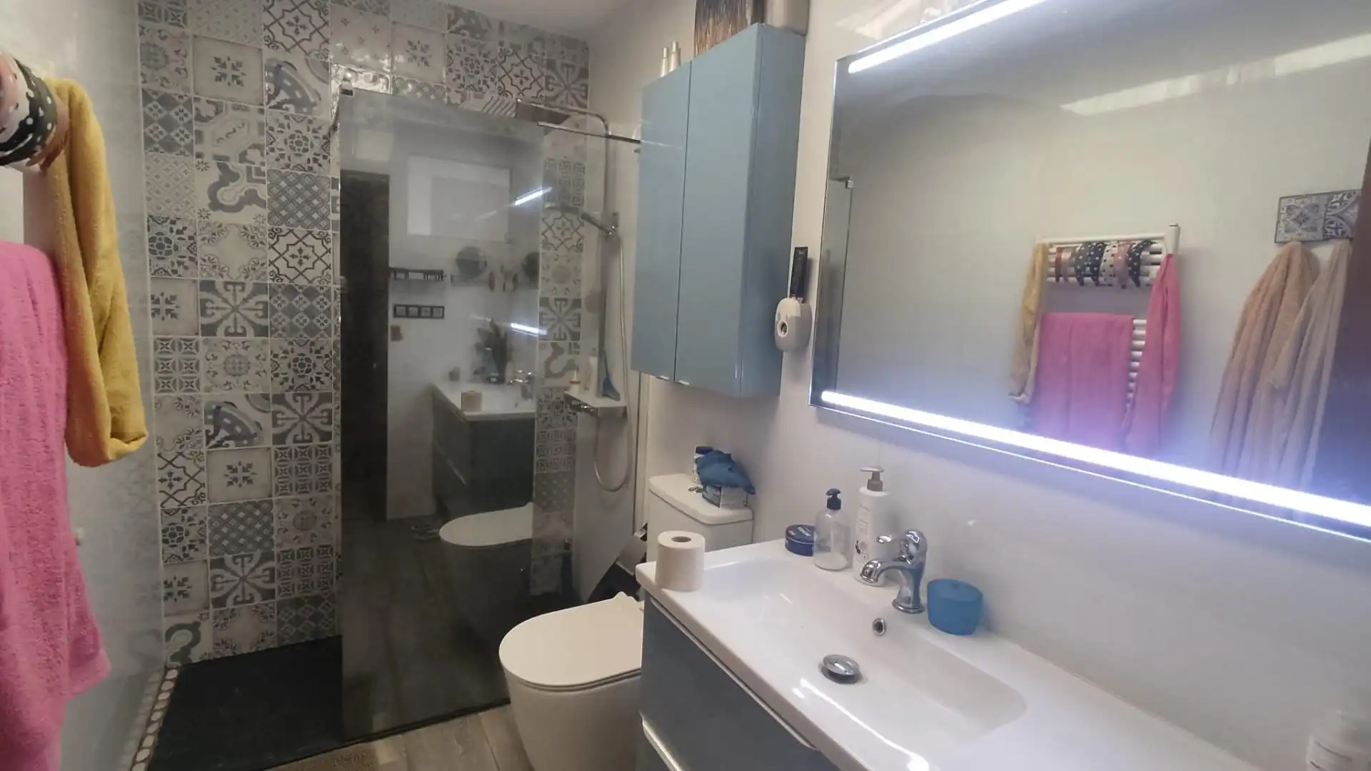 Baño de Casa adosada en venta en Caudete de las Fuentes con Calefacción, Jardín privado y Terraza