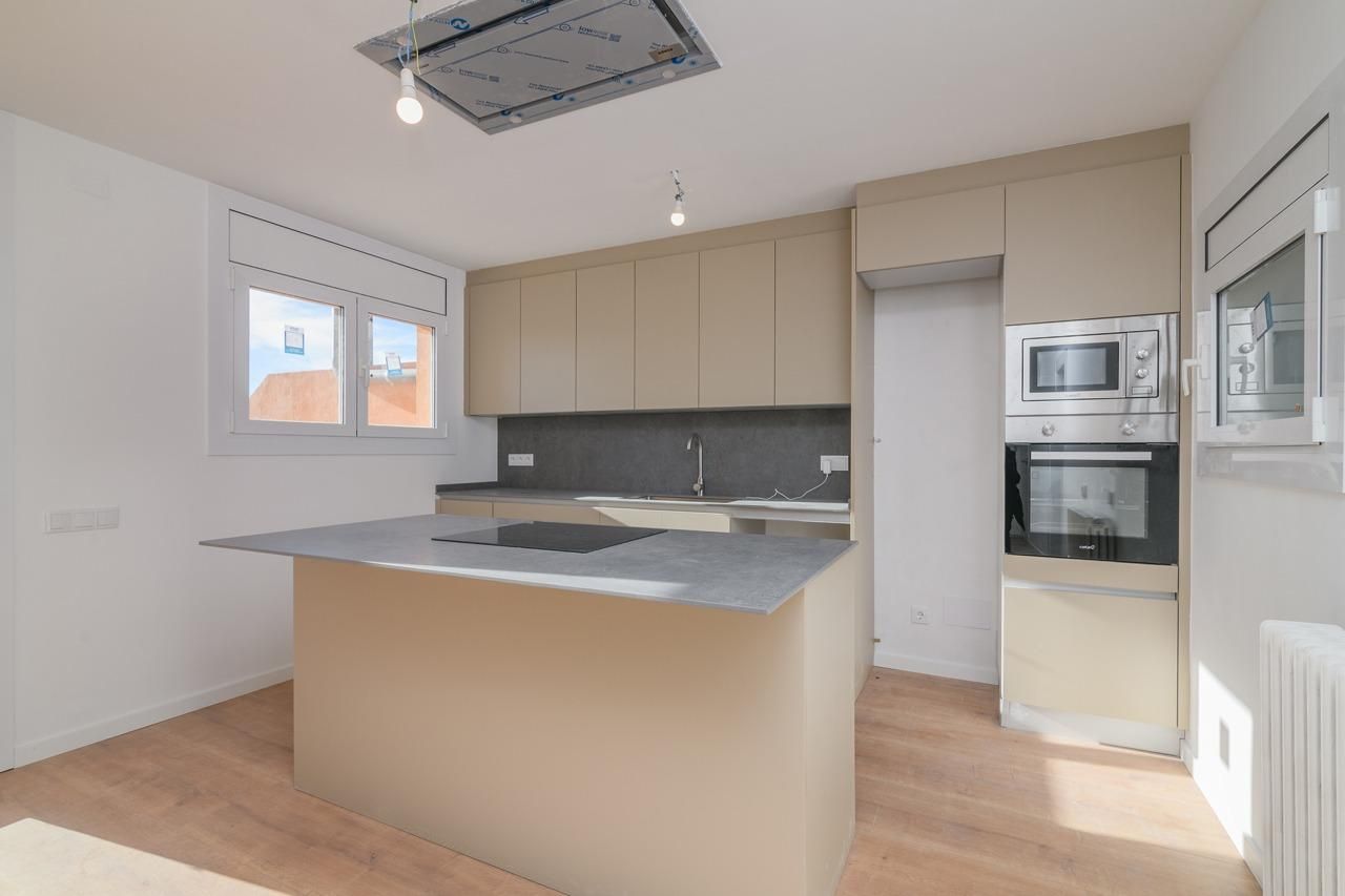 Kitchen of Attic for sale in Manresa  with Heating, Parquet flooring and Terrace