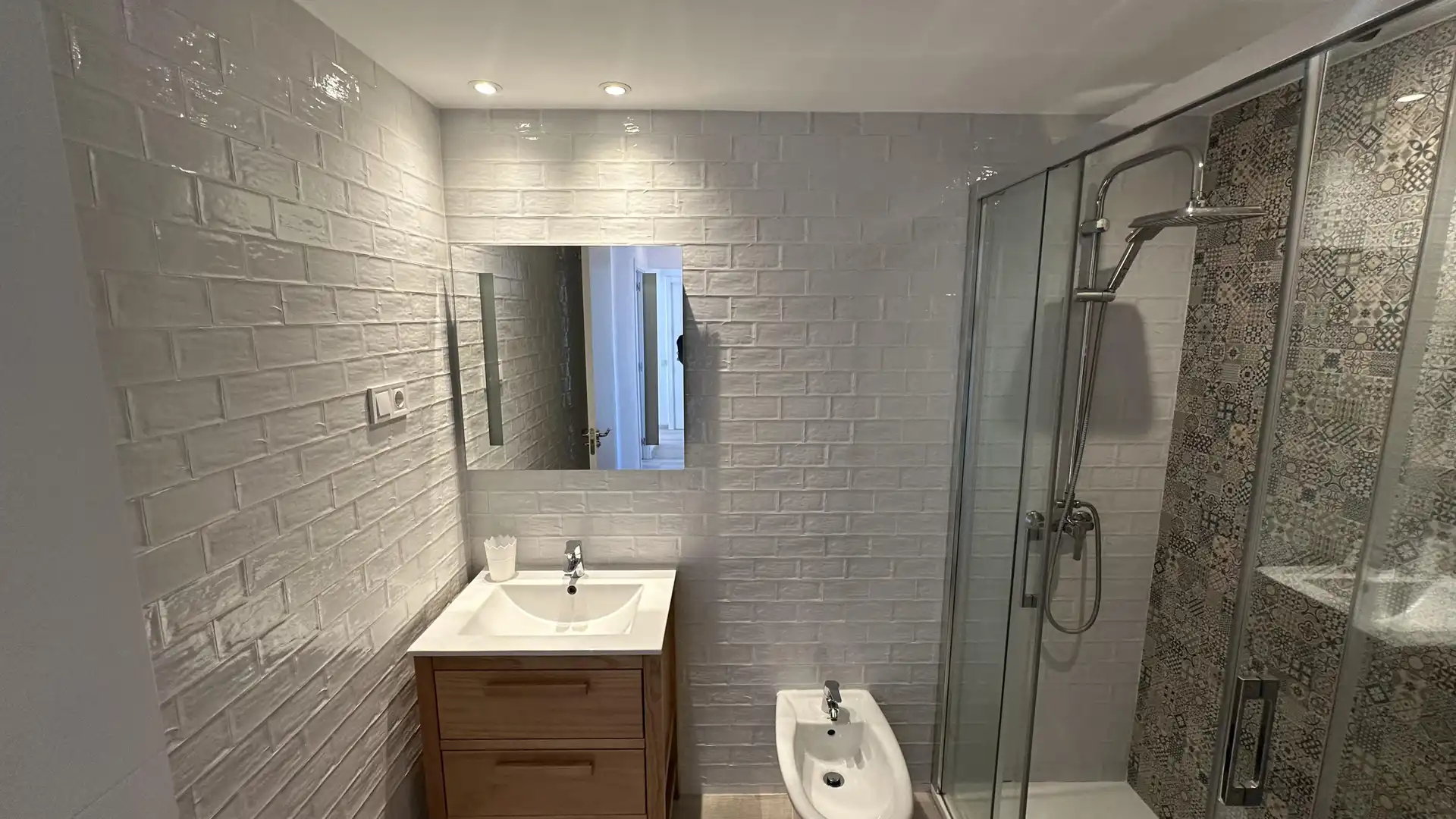 Bany de Apartament de lloguer en Fuengirola amb Jardí privat i Piscina comunitària