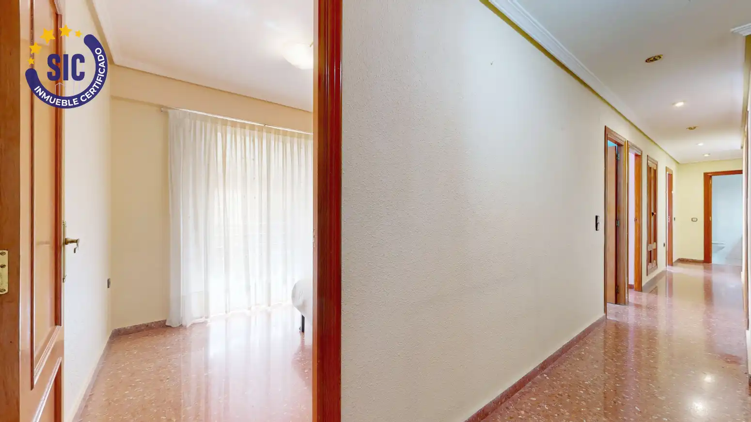 Flat for sale in Torrent  with Balcony