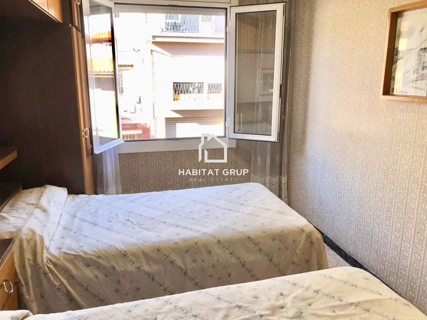 Dormitori de Casa o xalet en venda en Olot amb Calefacció, Jardí privat i Terrassa