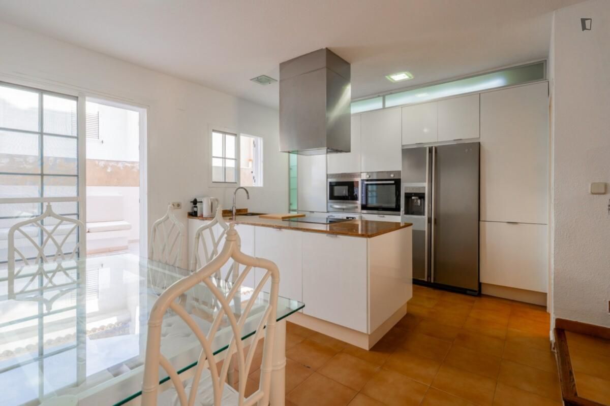 Cuina de Casa o xalet de lloguer en  Valencia Capital amb Moblat, Forn i Rentadora