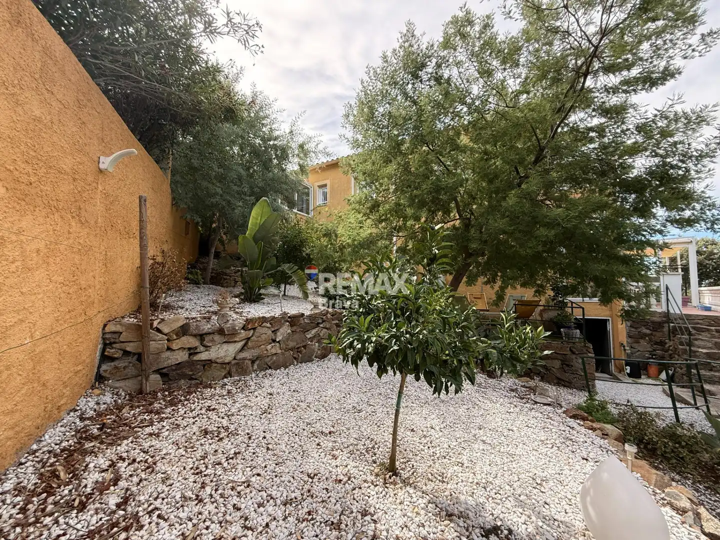 Garden of Houses for sale in Roses  with Air Conditioner, Heating and Private garden