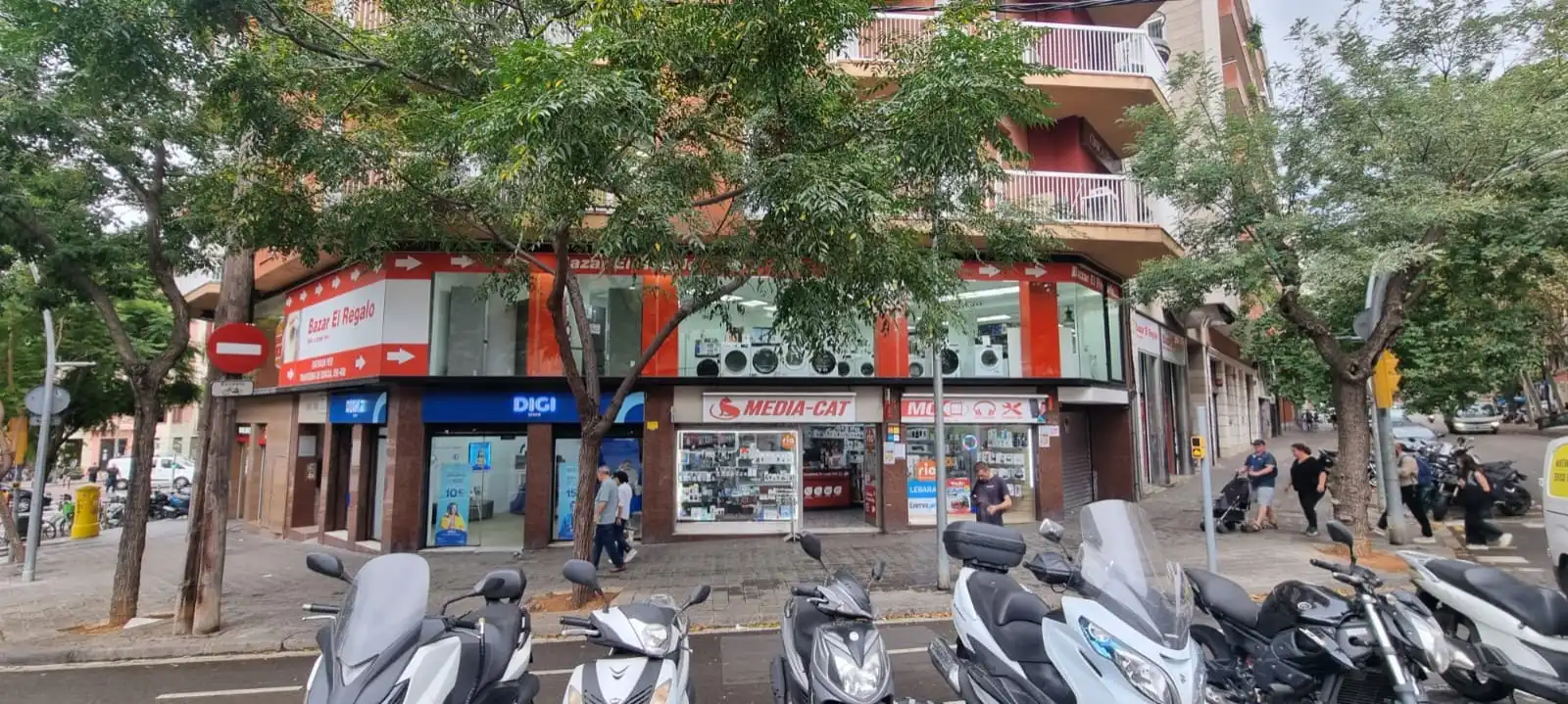 Business premises to rent in TRAVESSERA DE GRACIA 400