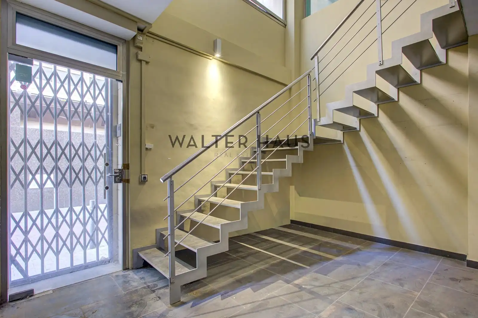 Office for sale in Barcelona  with Air Conditioner