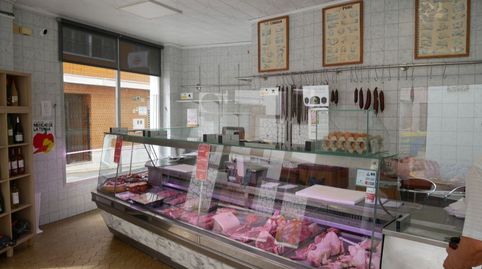 Local y negocio de carniceria en venta en Barx