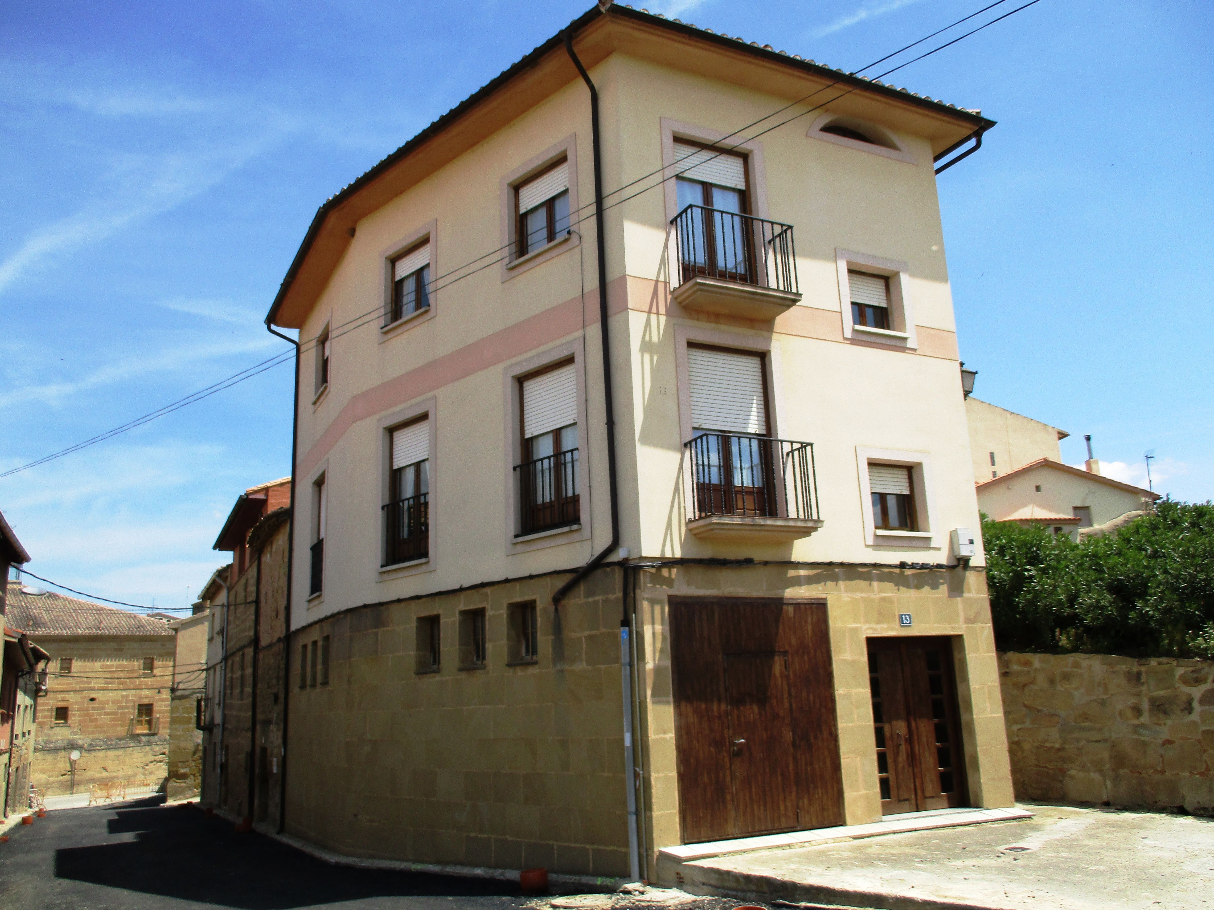 Vista exterior de Apartament en venda en Briones amb Traster i Moblat