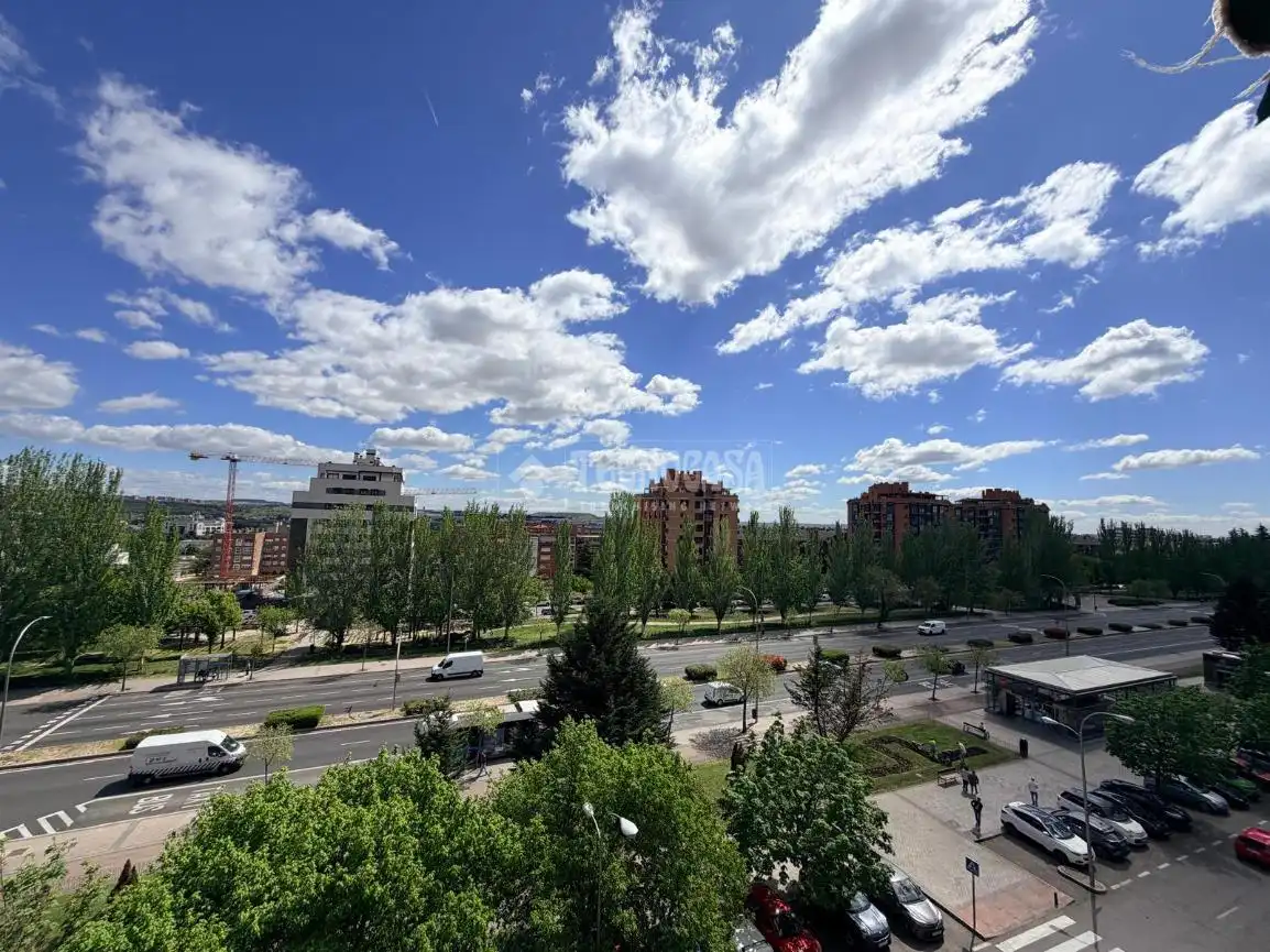 Vista exterior de Pis en venda en  Madrid Capital amb Calefacció