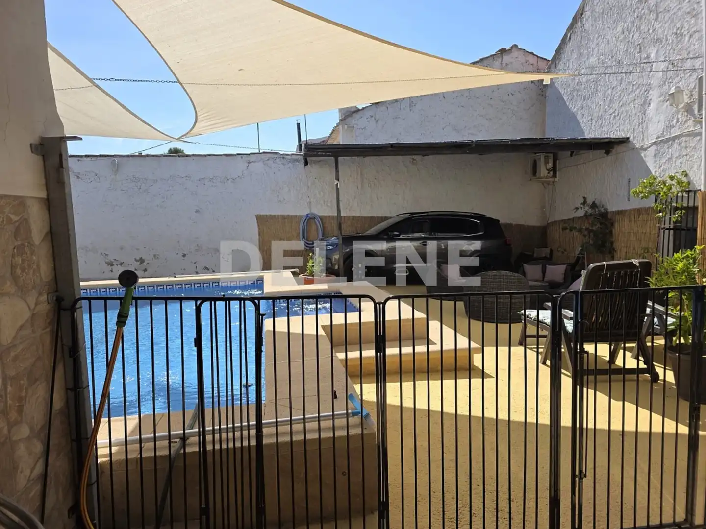 Terrassa de Casa adosada en venda en Hellín amb Jardí privat, Traster i Piscina