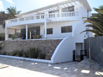 Vista exterior de Casa o xalet en venda en Tuineje amb Jardí privat, Terrassa i Piscina