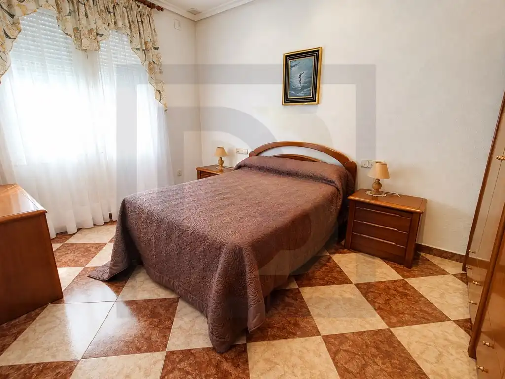Dormitori de Casa o xalet en venda en San Miguel de Salinas amb Aire condicionat, Terrassa i Moblat