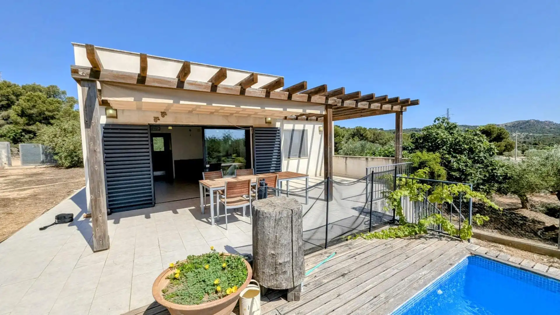 Terrassa de Finca rústica en venda en El Perelló amb Jardí privat, Terrassa i Traster