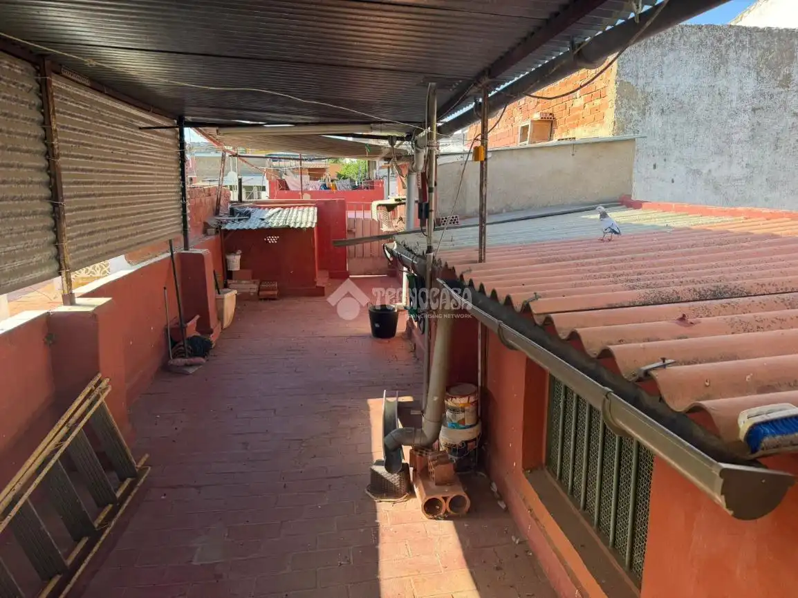 Vista exterior de Casa adosada en venda en Badajoz amb Terrassa