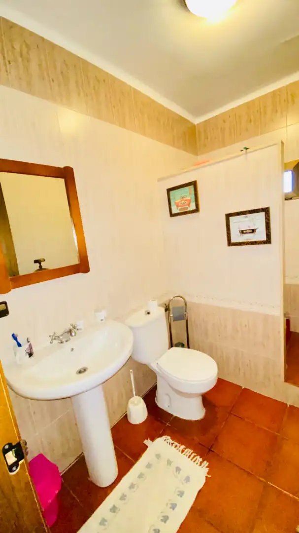 Bany de Casa o xalet en venda en Valdastillas amb Aire condicionat, Jardí privat i Terrassa