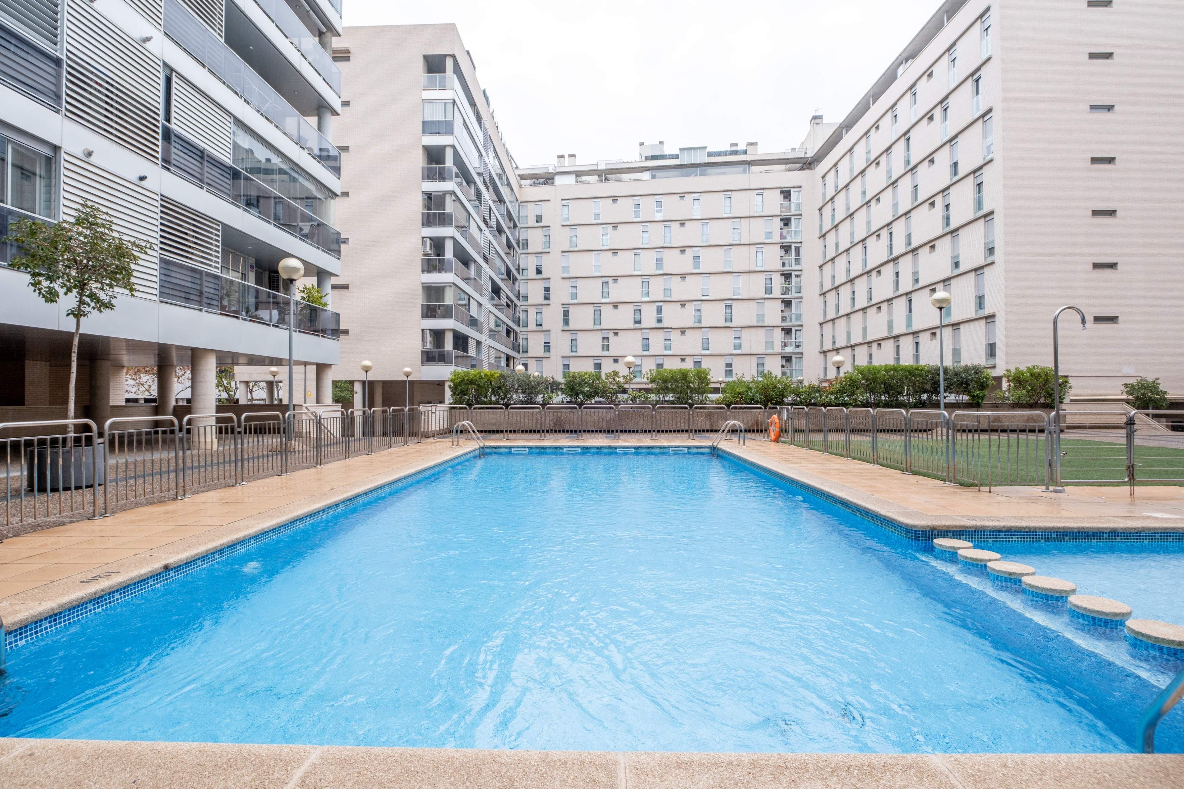 Piscina de Piso en venta en  Zaragoza Capital con Aire acondicionado, Calefacción y Parquet