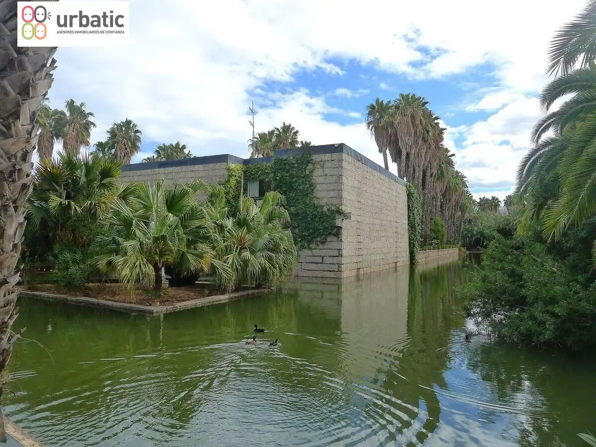 Vista exterior de Casa o xalet en venda en Gandia amb Aire condicionat, Calefacció i Jardí privat