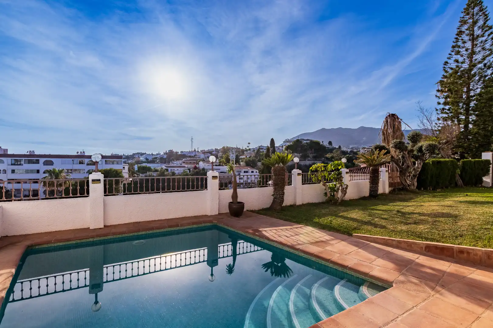 Swimming pool of Houses for sale in Fuengirola  with Air Conditioner, Private garden and Swimming Pool