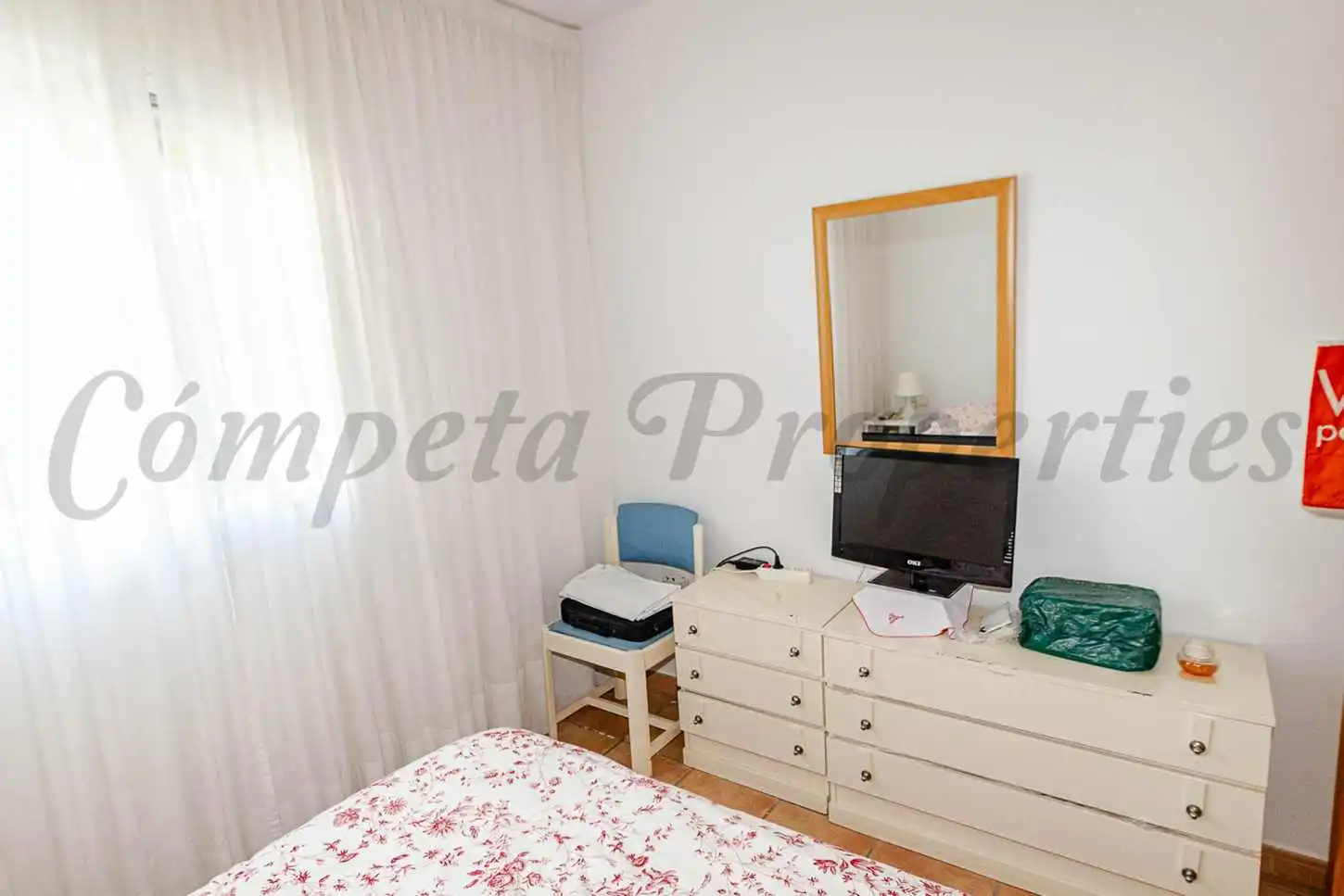 Dormitori de Casa o xalet en venda en Canillas de Albaida amb Jardí privat, Terrassa i Traster