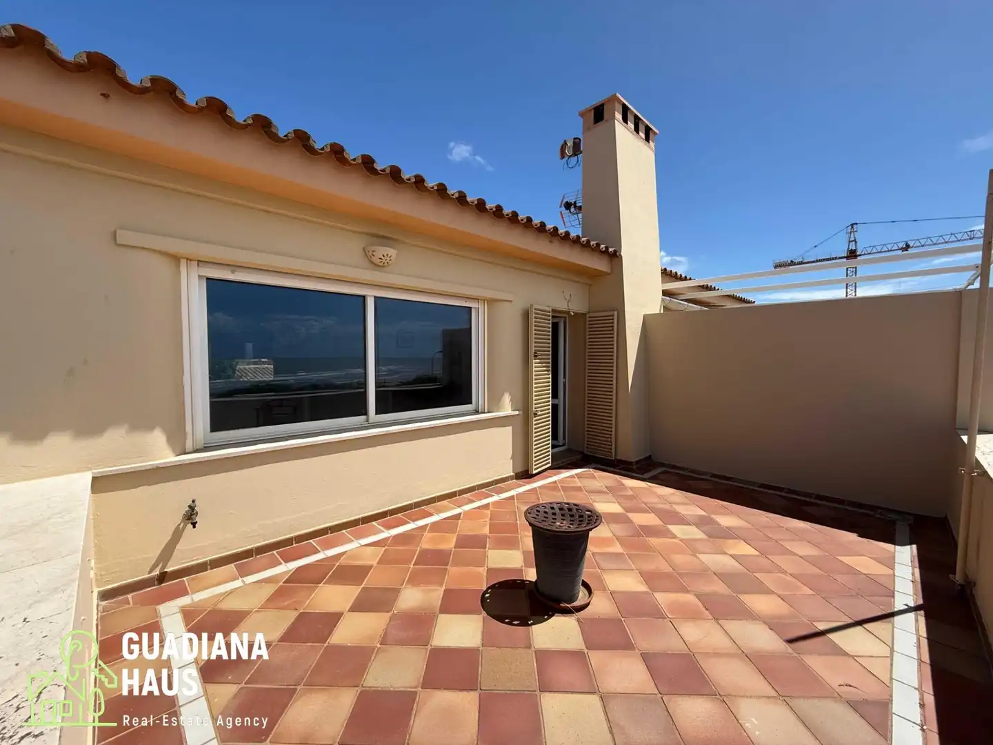 Terrassa de Casa adosada en venda en Ayamonte amb Aire condicionat, Calefacció i Jardí privat
