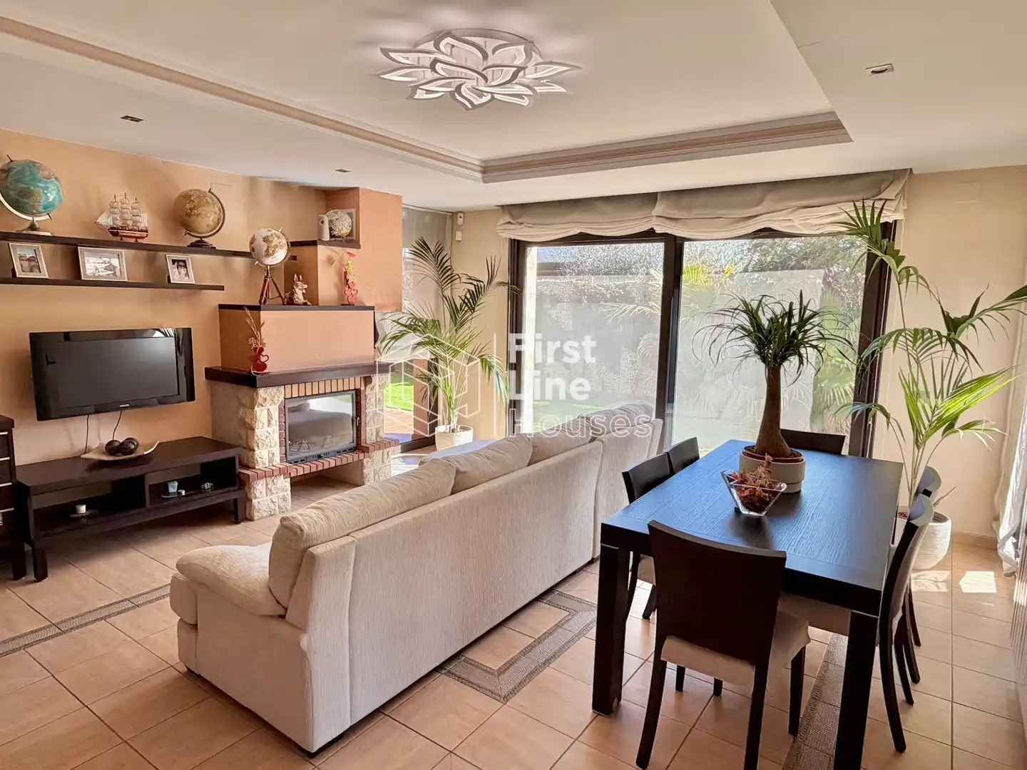 Sala d'estar de Casa o xalet en venda en Vidreres amb Aire condicionat, Calefacció i Jardí privat