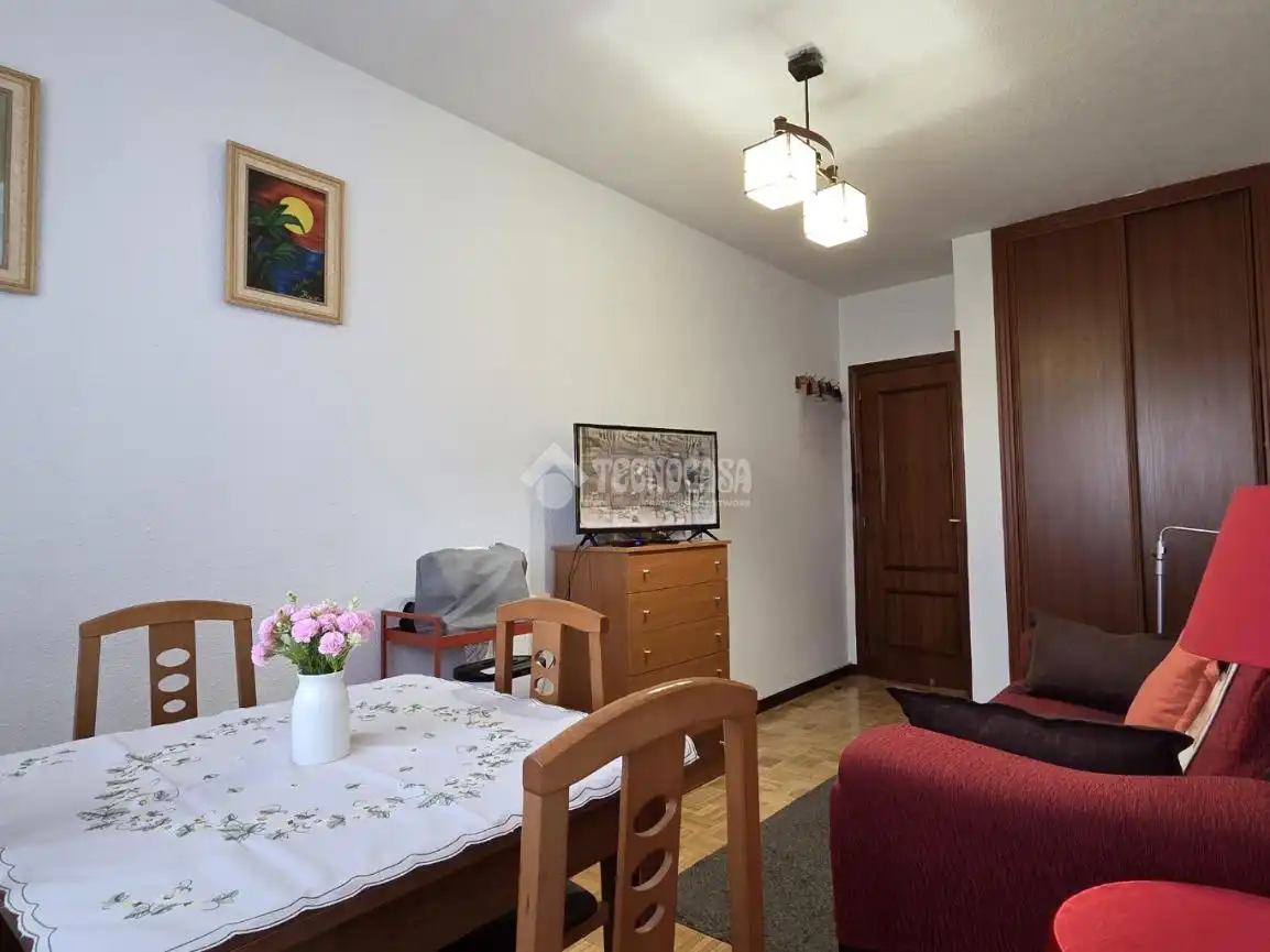 Sala de estar de Piso en venta en Velilla de San Antonio con Aire acondicionado, Calefacción y Amueblado