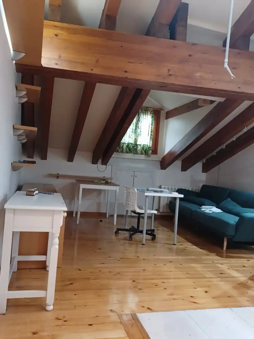 Sala d'estar de Pis de lloguer en  Pamplona / Iruña amb Calefacció, Parquet i Moblat