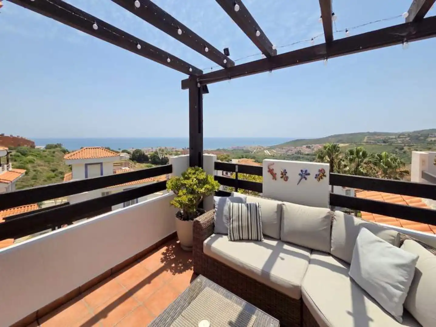 Terrasse von Dachboden zum Verkauf in Manilva mit Klimaanlage, Terrasse und Möbliert