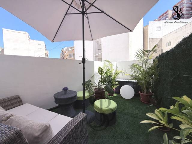Piso en Venta en Carrer Pintor Gisbert en Santo Domigo