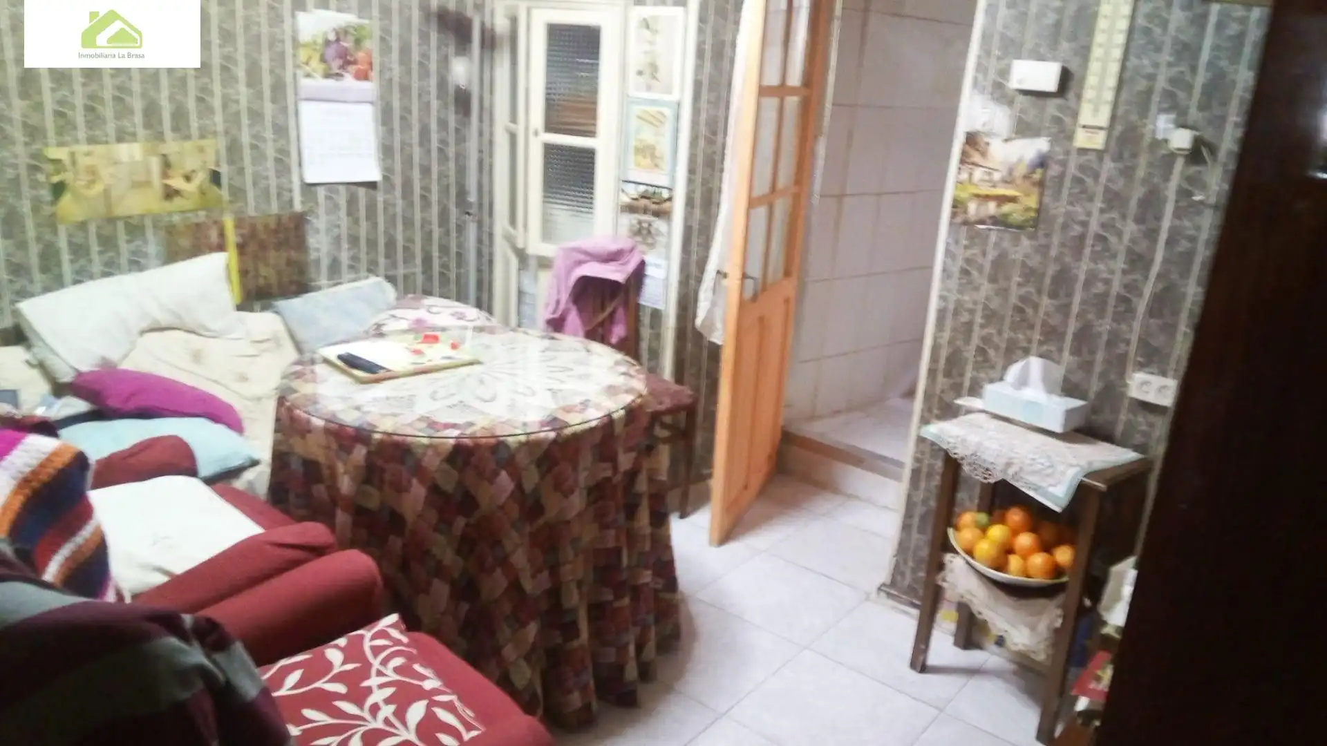 VENTA CASA,PARA REFORMAR,EN PLAZA DE LA LEÑA,8 HABITACIONES,CON PATIO, imatge 2