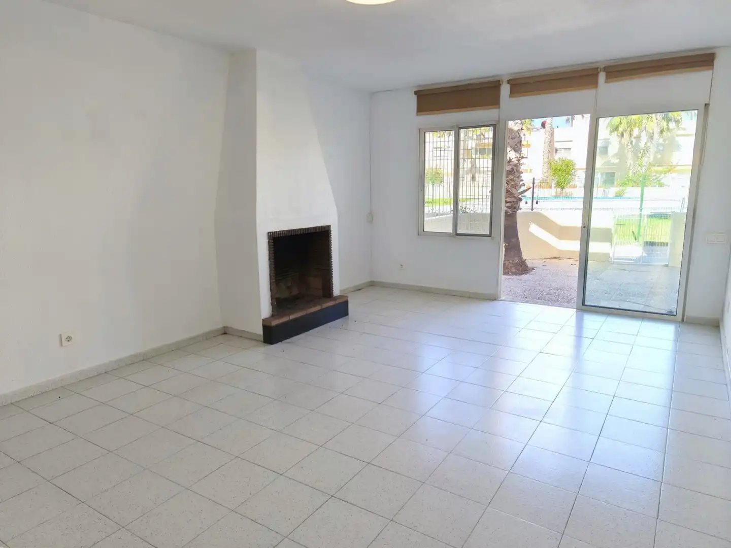 Living room of Houses for sale in Alicante / Alacant  with Private garden, Terrace and Community pool