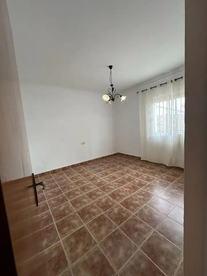 Sala d'estar de Casa o xalet en venda en Cuevas del Campo amb Aire condicionat, Jardí privat i Traster
