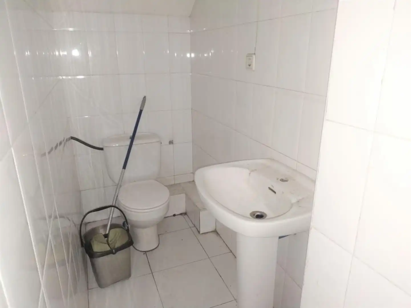 Bathroom of Commercial properties for sale in Barcelona
