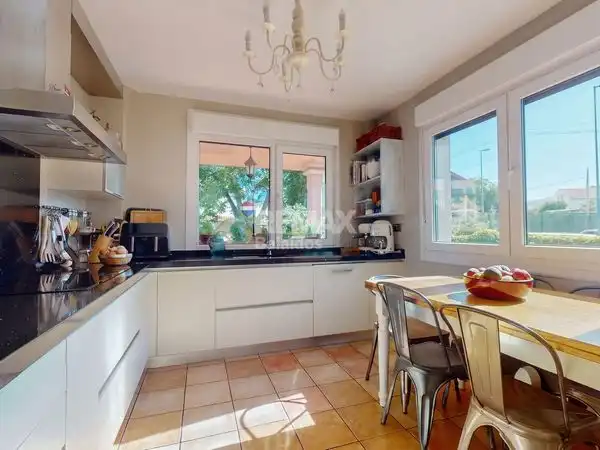 Cocina de Casa adosada en venta en Vigo  con Calefacción, Jardín privado y Terraza