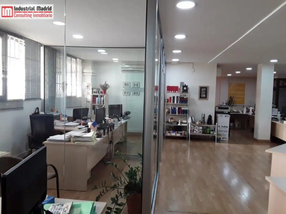 Local comercial en venda a La Poveda, imagen 3