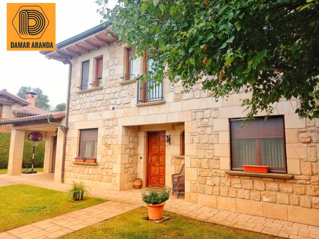 Casa-chalet en Venta en N/A, 16 en Condado de Treviño