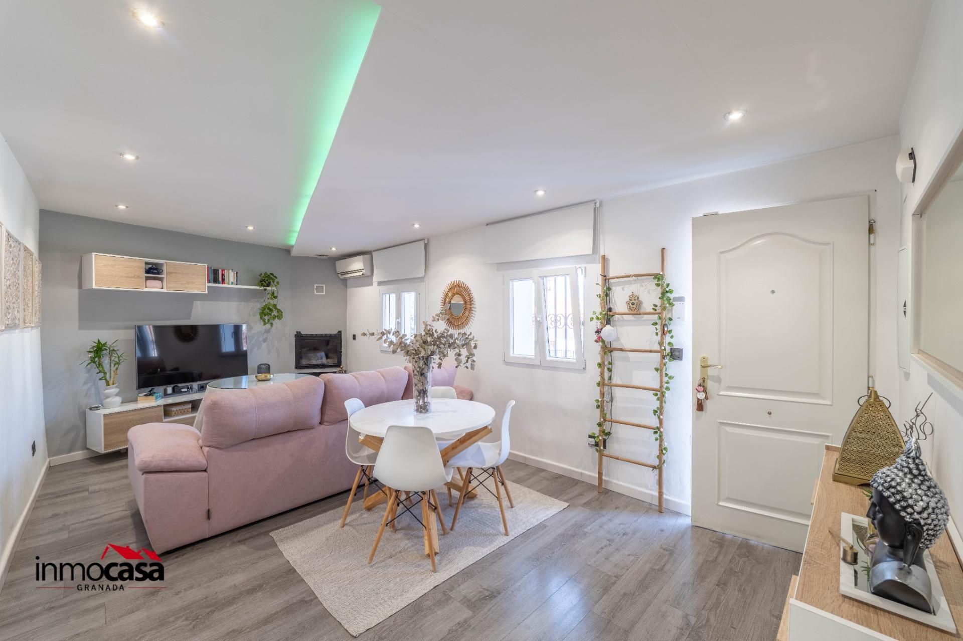 Casa adosada en venta en La Zubia Ciudad