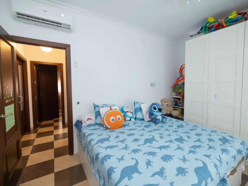 Dormitori de Casa o xalet en venda en La Rinconada