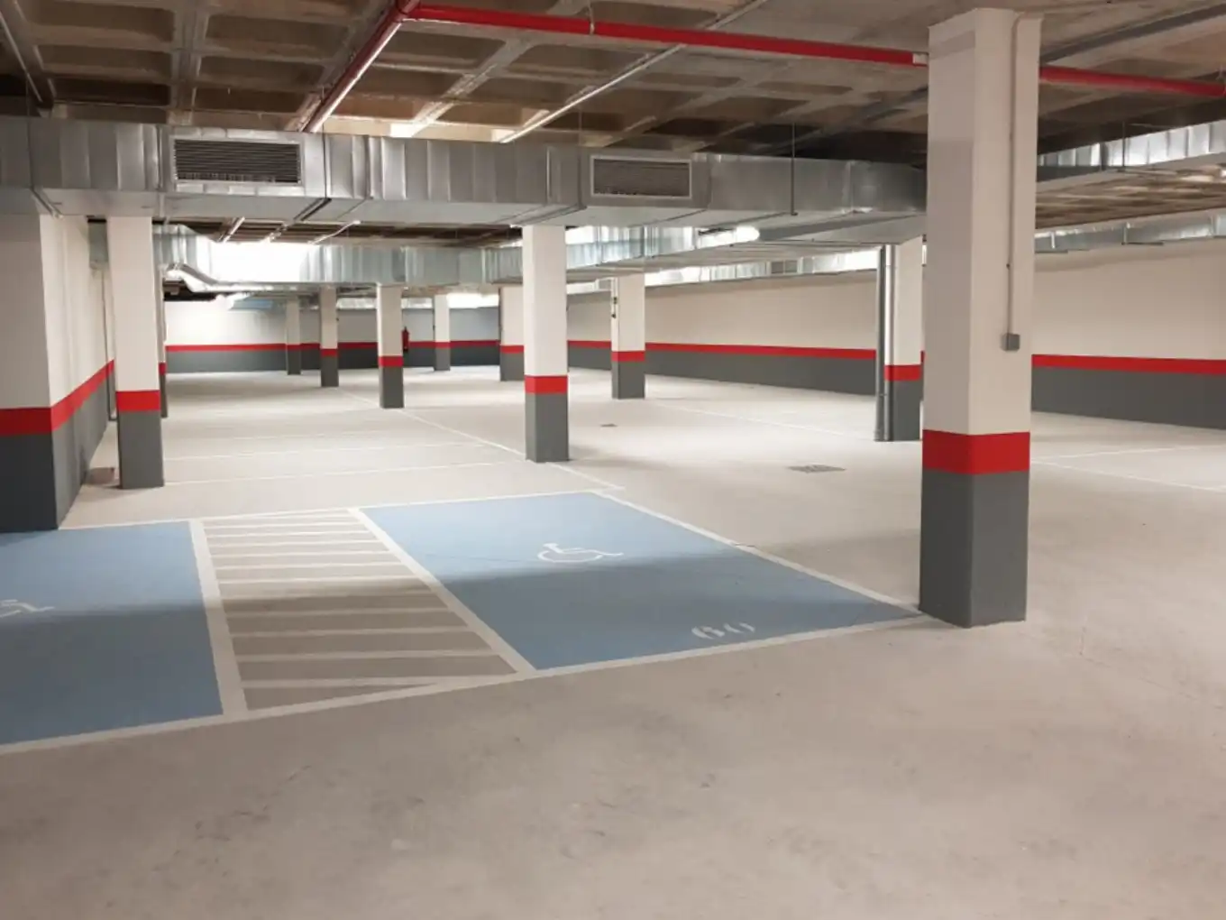 Parkplatz von Garage zur Miete in Madrid mit Alarm