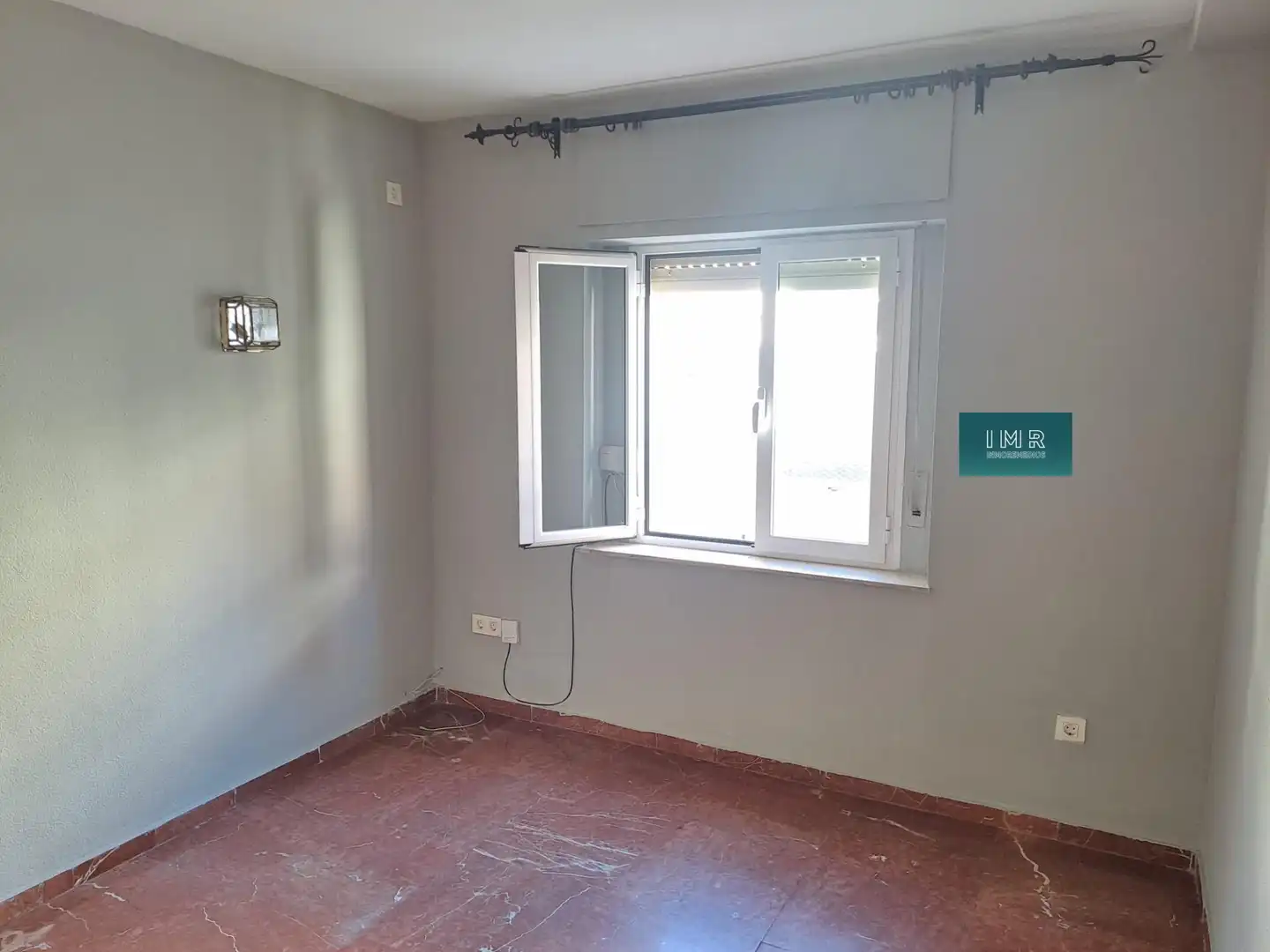 Bedroom of Flat for rent in Sevilla  with Air Conditioner and Storage room